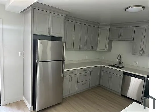 587 105th Ave #8 — Photo 7