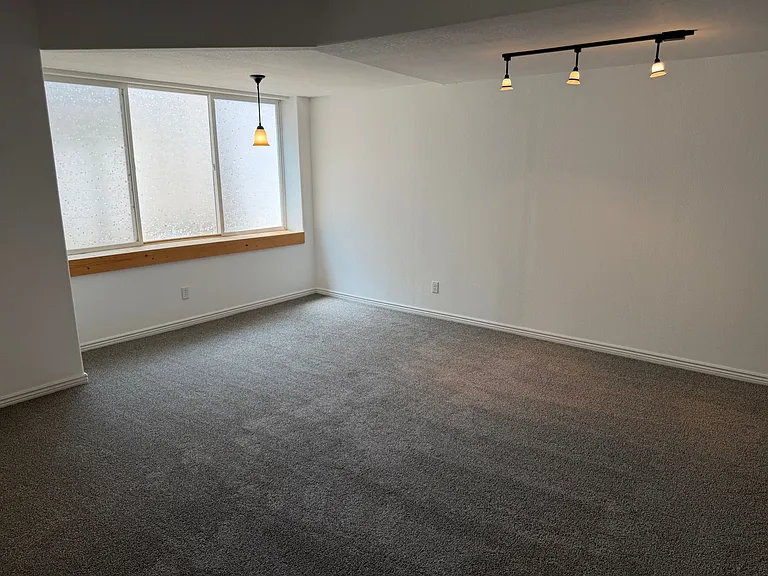 533 Laramie Blvd — Photo 15