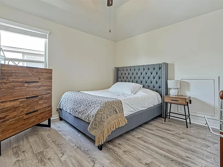 210 Hearthshire Cir — Photo 36