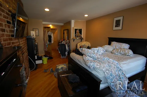 Rented by REAL New York | media 3