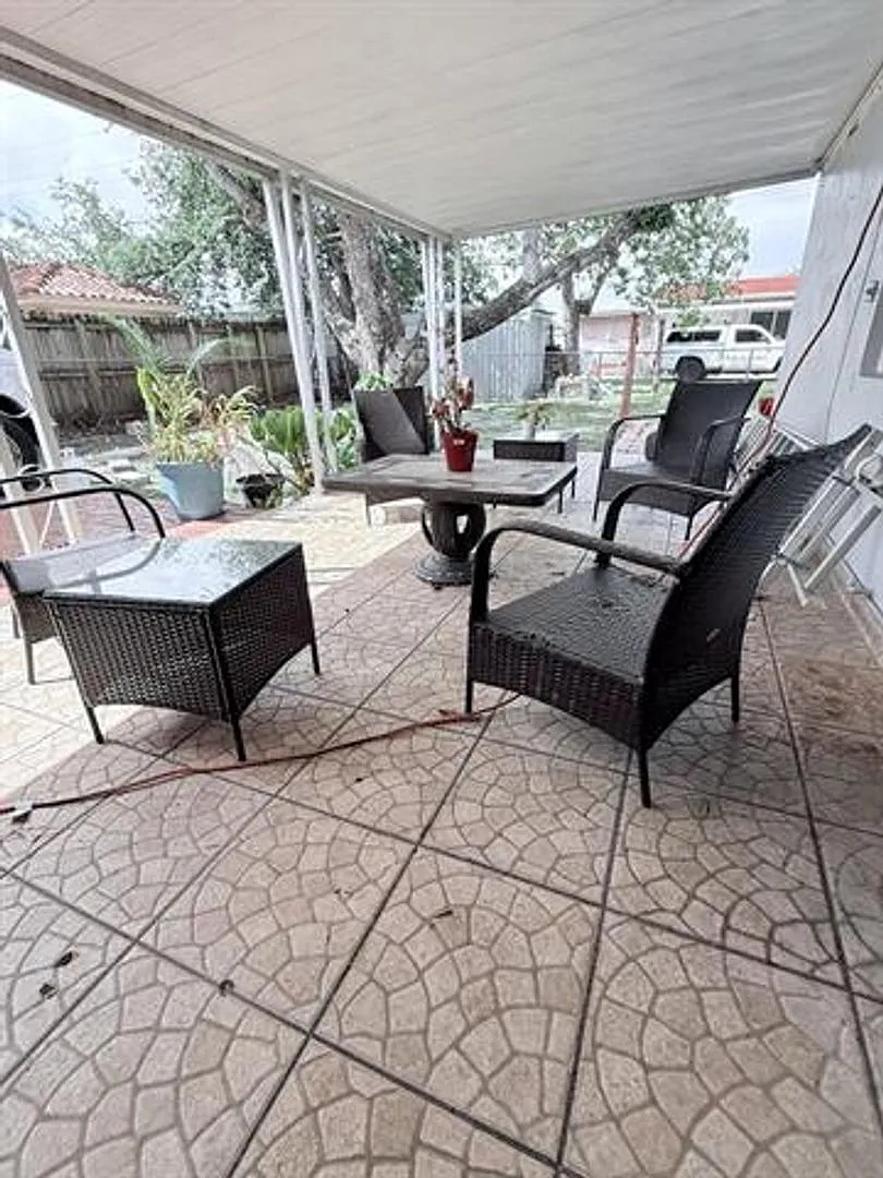 957 W 67th St # 957, Hialeah, FL 33012 — Photo 4