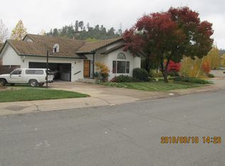 2199 Wicklow St, Redding, CA 96001