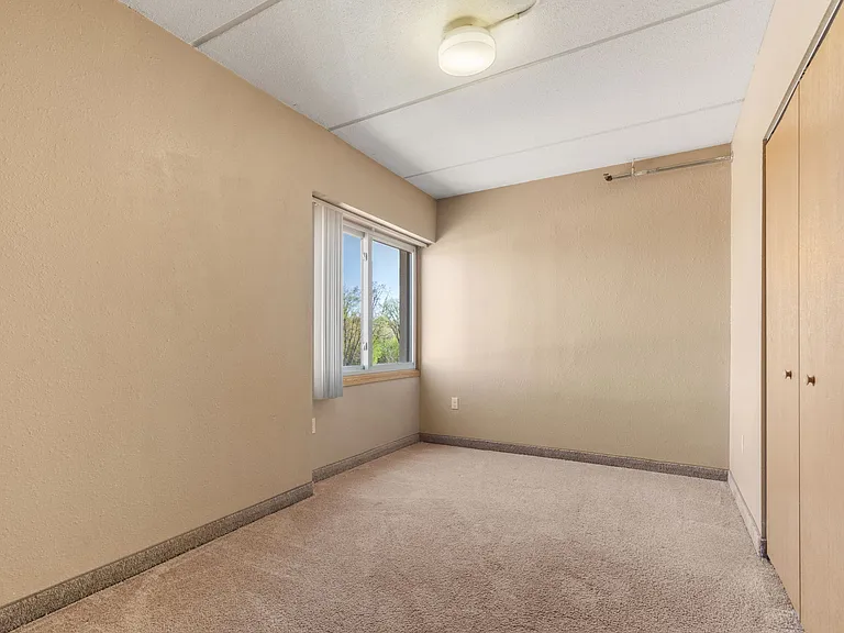 E Street Flats - Student Housing — Photo 43