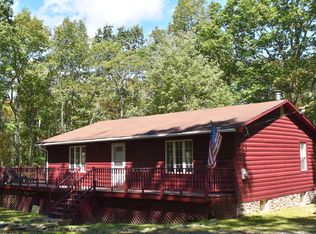 168 Mountaintop Rd, Lackawaxen, PA 18435