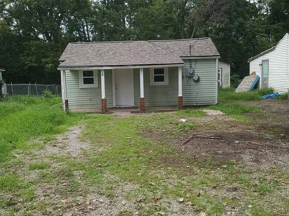 8 River Ct