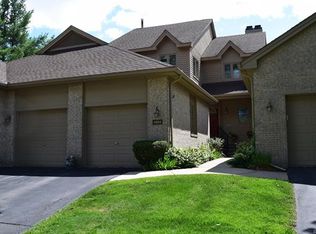 4884 Pine Eagles Ct, Brighton, MI 48116