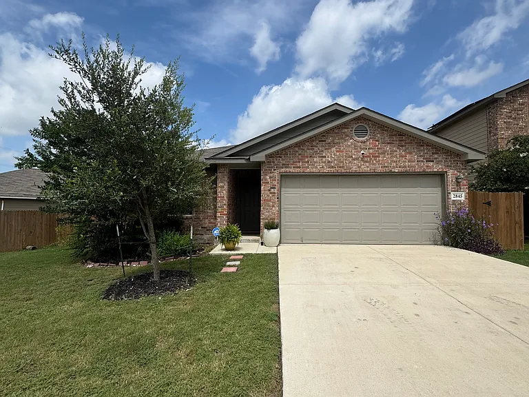 2845 Lindenwood Run — Photo 1