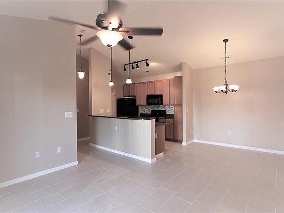 3rd image of 29 Kassebaum Ln APT 305