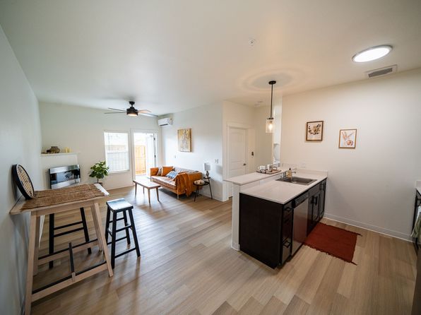 4704 Center St NE #210