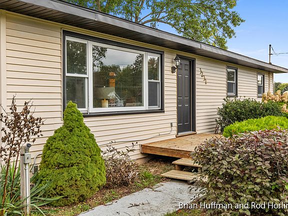 2nd image of 3231 Dean Lake Ave NE
