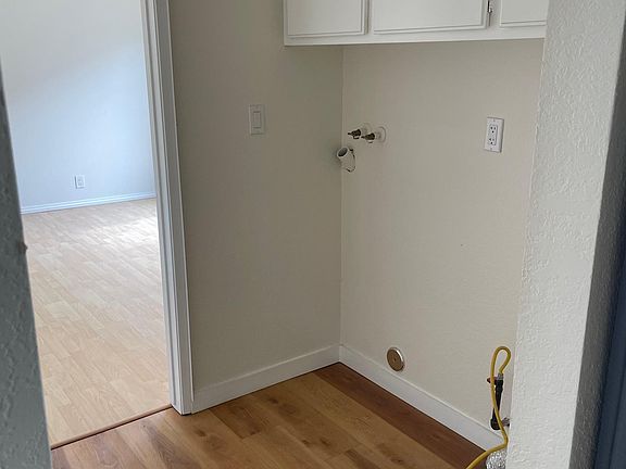 3rd image of 2027 Artesia Blvd