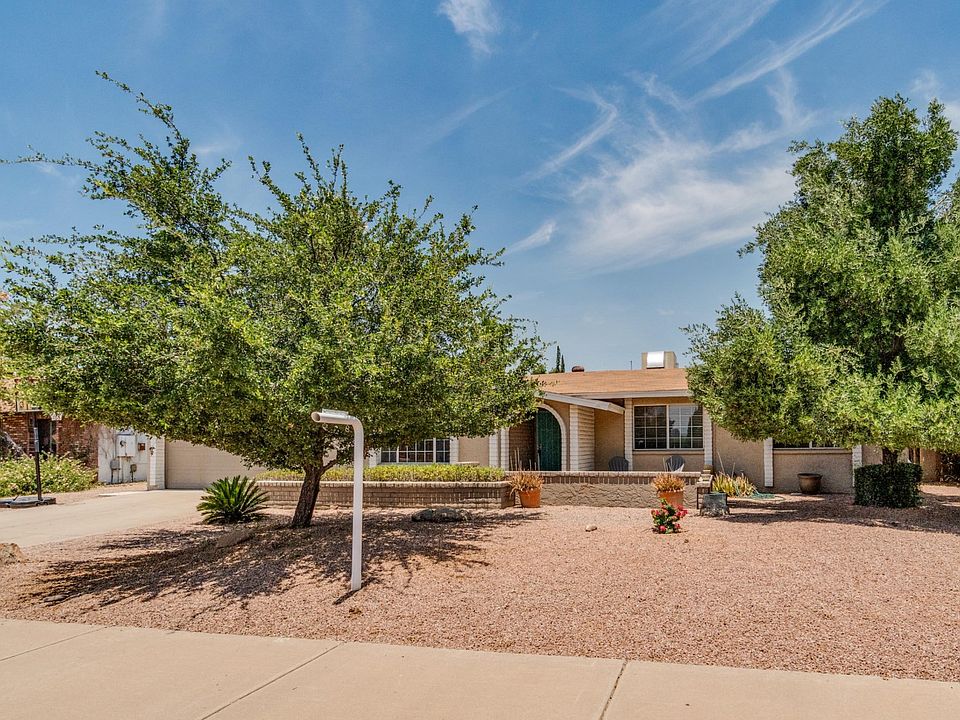4626 E Paradise Ln-1