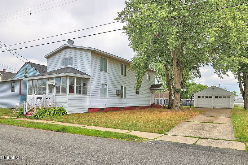 4th image of 120 Mann Avenue