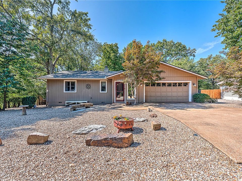 1st image of 18 Caxton Ln