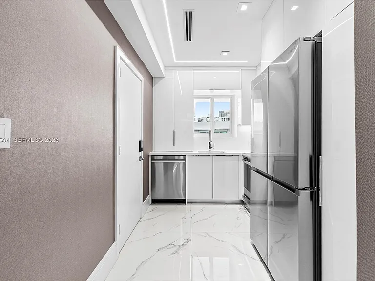 10190 Collins Ave #203 — Photo 11