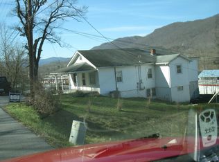 1320 W Chestnut St, La Follette, TN 37766