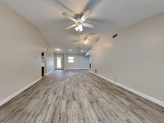 2nd image of 2820 Abington Ave