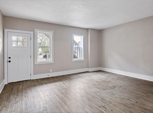32 N Vine St APT 1, Waconia, MN 55387