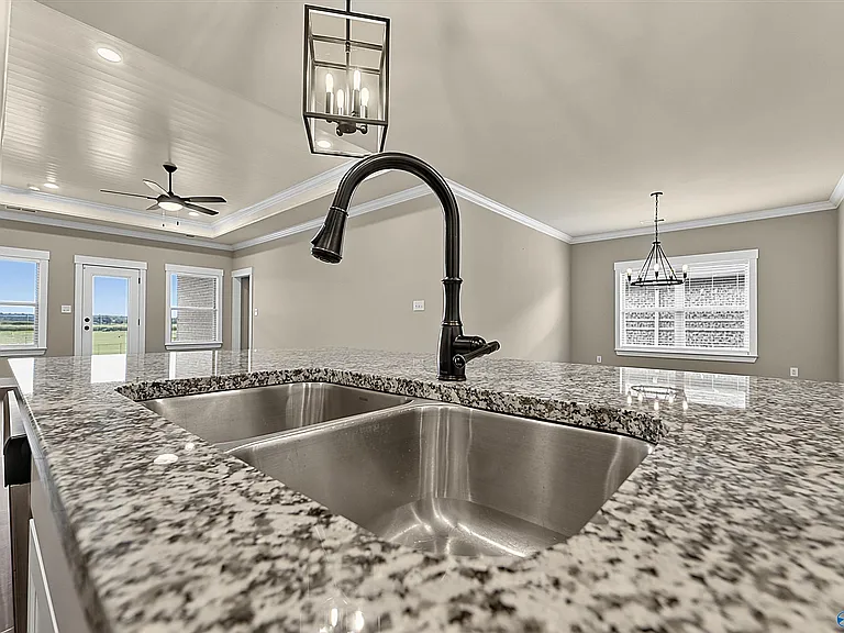114 Hudson River Dr — Photo 18