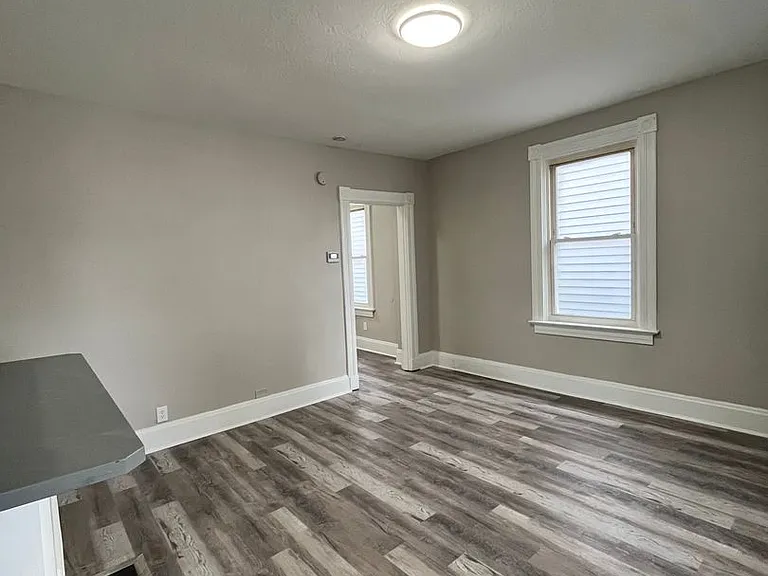 1214 Gilsey Ave — Photo 5
