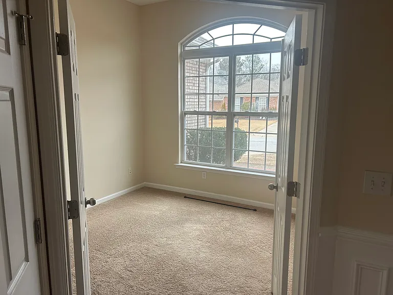 101 Brentmoor Pl — Photo 4