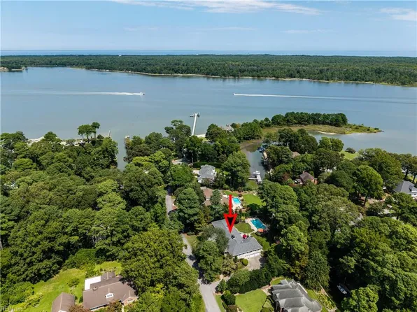 1832 N Alanton Dr, Virginia Beach, VA 23454