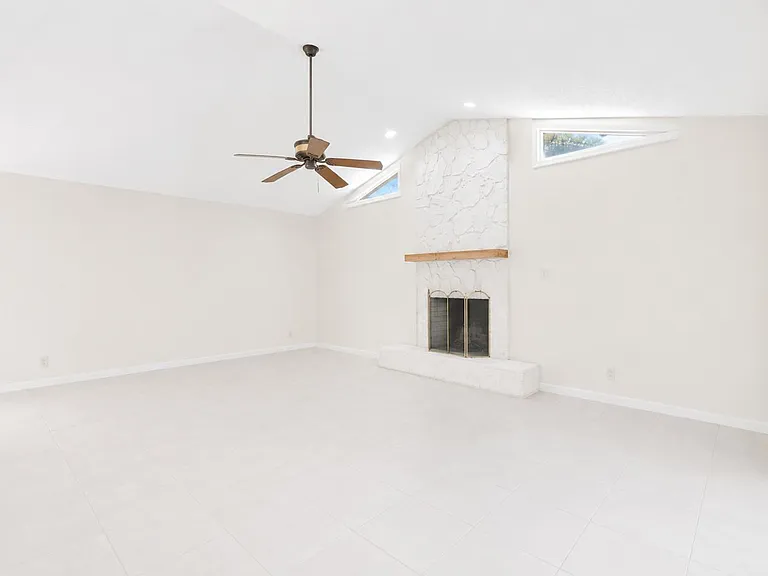 5055 NW 89th Way — Photo 5