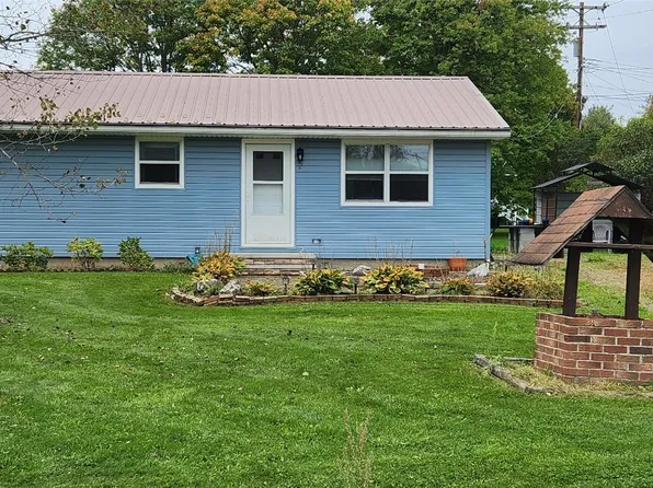 2 Farrell Dr, Owego, NY 13827