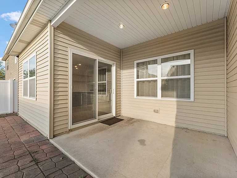 10334 Nelson St — Photo 37