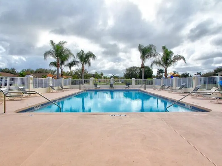 851 Wickham Lakes Dr — Photo 13