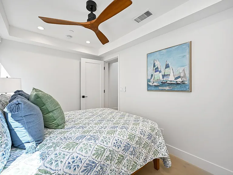 413 E Edgewater Ave — Photo 38