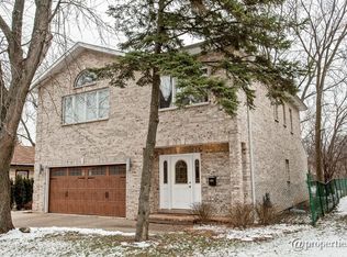 1032 Ridge Rd, Highland Park, IL 60035