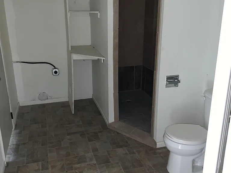 620 Hospital Rd — Photo 4
