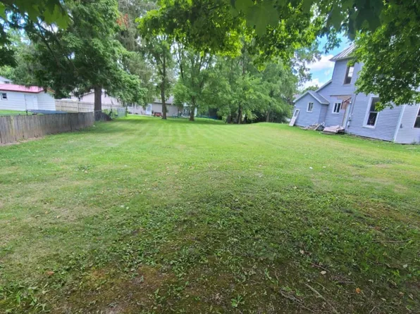 E Broad St, Angola, IN 46703