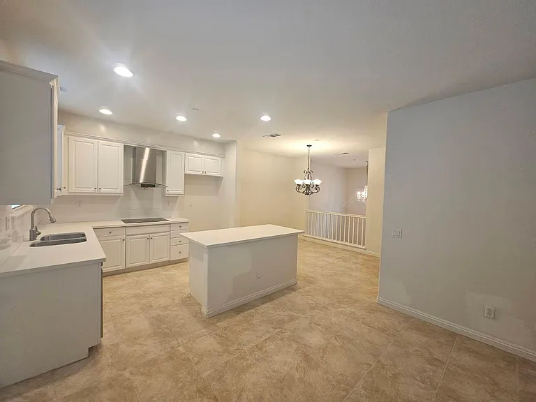 3675 Solana Ct — Photo 7