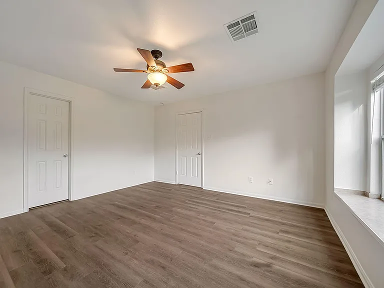 18439 Sunrise Oaks Ct — Photo 15