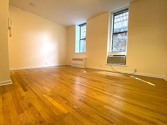 2nd image of 201 E 12th St APT G10