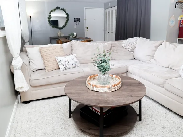 221 Oak St APT 14-15, Brockton, MA 02301