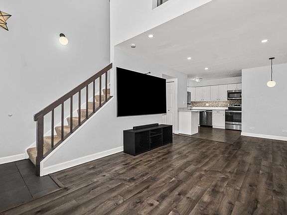 4th image of 7248 Dixon St #B