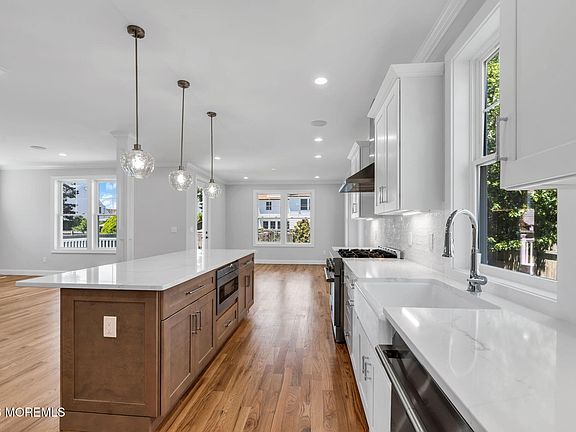 5th image of 808 Allaire Road