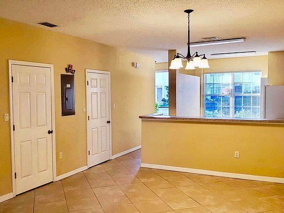 4th image of 292 Marion Pl #292