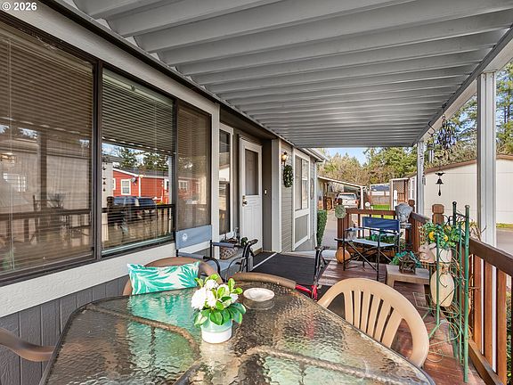 5th image of 18485 SW Pacific Dr Unit 53