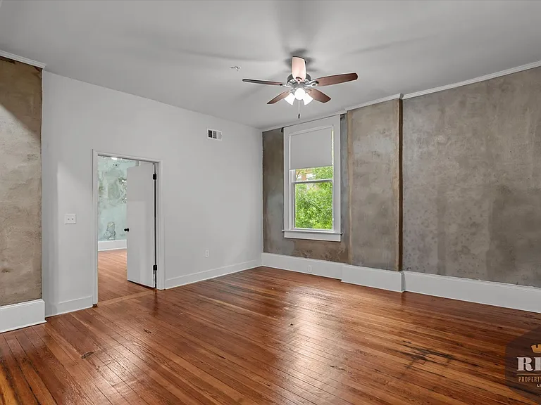 212 Seventh St. — Photo 9