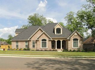 402 Taylor Elaine Dr, Warner Robins, GA 31088