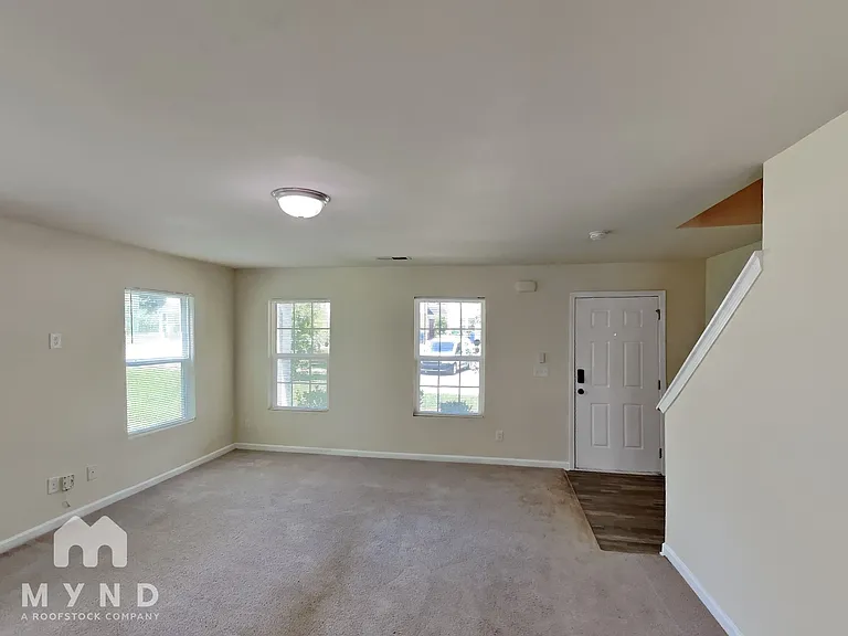 2547 Piering Dr — Photo 4