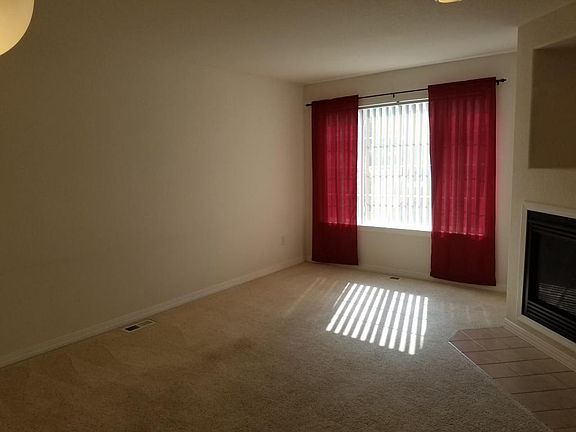 4th image of 805 Summer Hawk Dr Unit J59