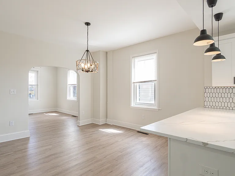 51 W Fairview St — Photo 7