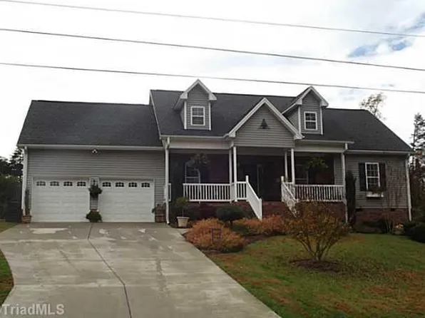 7232 Wanda Vista Ln, Pfafftown, NC 27040