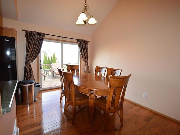 5th image of 476 Lilyfield Ln