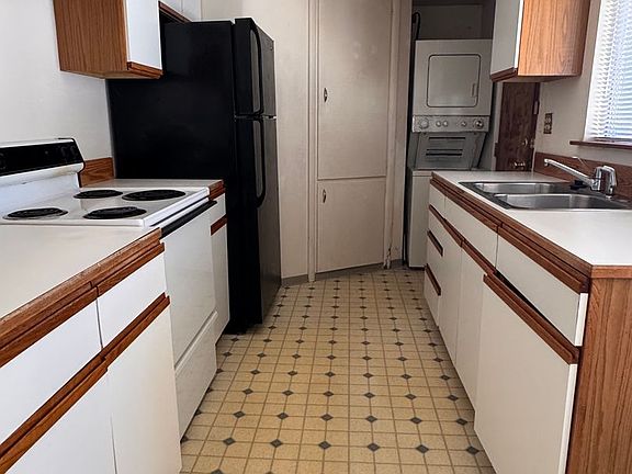 2nd image of 205 N 41st Ave #213